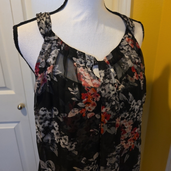 WHITE HOUSE BLACK MARKET FLORAL BLOUSE, SIZE 8 - Picture 10 of 11
